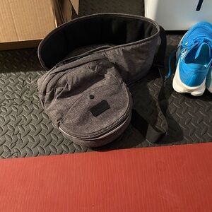 TushBaby travel lite hip carrier